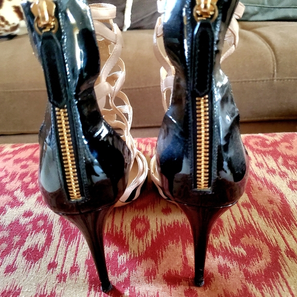 💯 Valentino Caged Vamp Booties - Picture 3 of 15